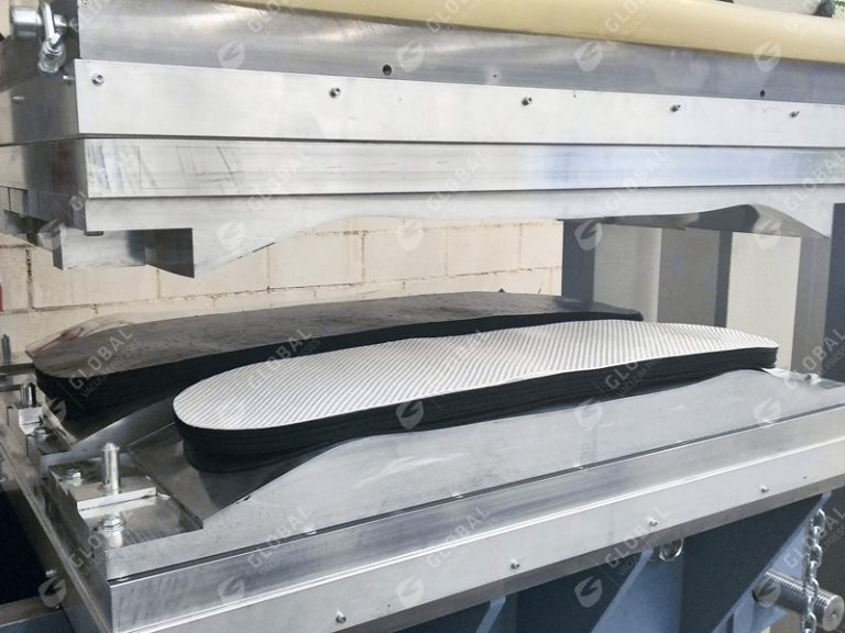 Carbon fibers skateboard