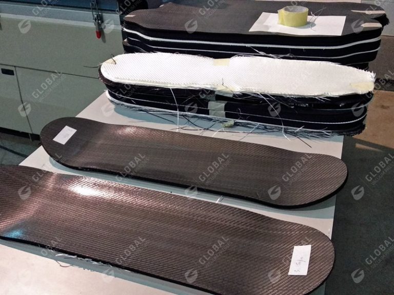 Carbon fibers skateboard