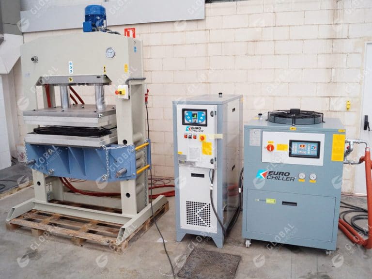 Carbon fibers skateboard