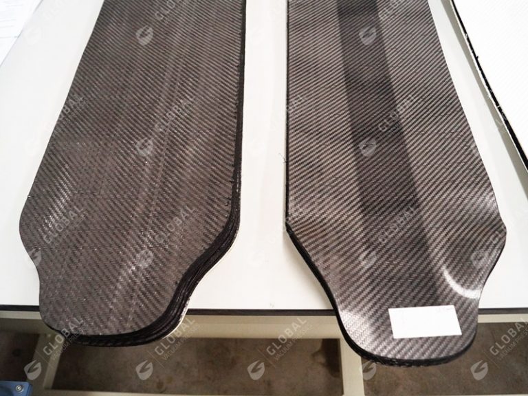 Carbon fibers skateboard